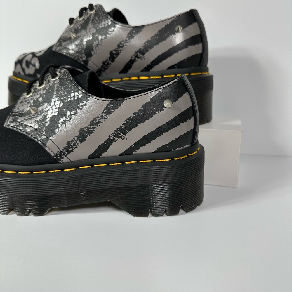 DR DOC MARTENS 1461 QUAD WOMENS SPIKED SHOES SIZE 6 BLACK GRAY NEW - Picture 9 of 10